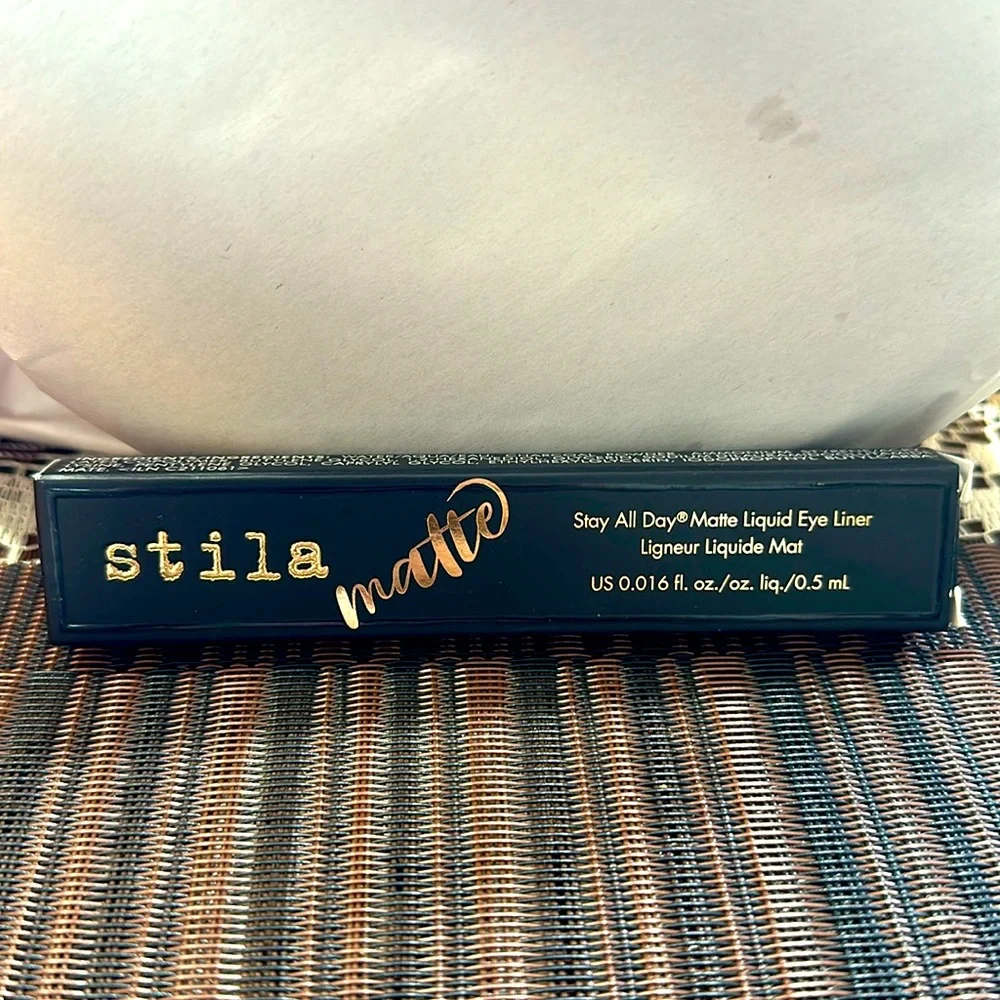 Stila Stay All Day Matte Liquid Eye Liner intense black NIB